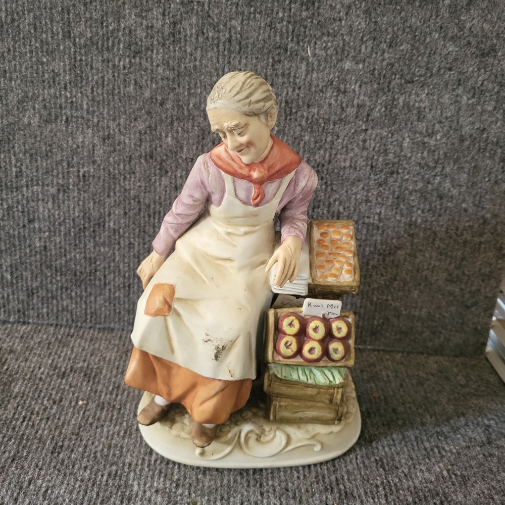 Vintage CAPODIMONTE BRUNO MERLI FIGURINE woman with fruit
